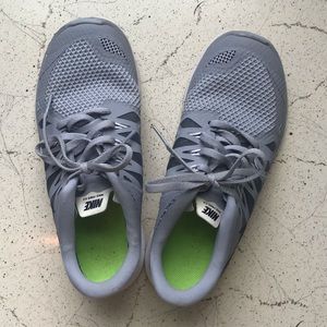 Nike Free 5.0 gray youth sneaker